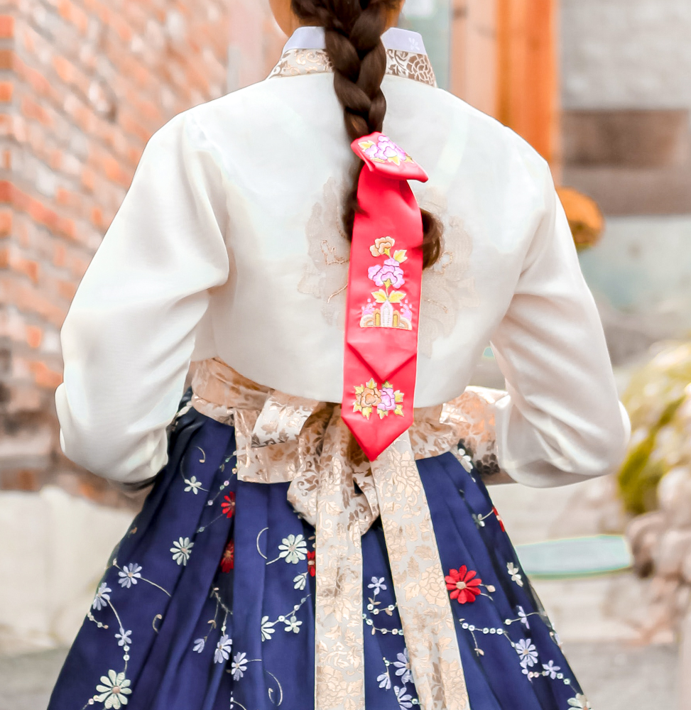 luxury South Korea tours hanbok