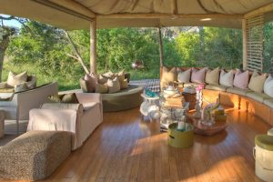 luxury Okavango Delta safari lodges